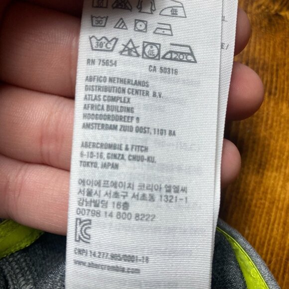 Abercrombie and Fitch men’s ¼ zip gray pullover thumb holes size Medium - Picture 4 of 11